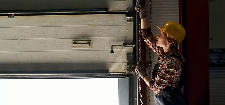 Addressing Common Garage Door Stoppage Issues in Sahuarita, AZ